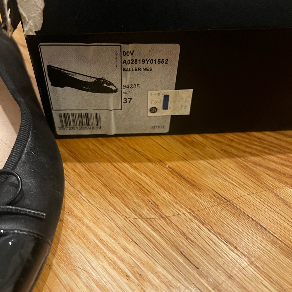 CHANEL Black Leather Flat - Picture 7 of 11